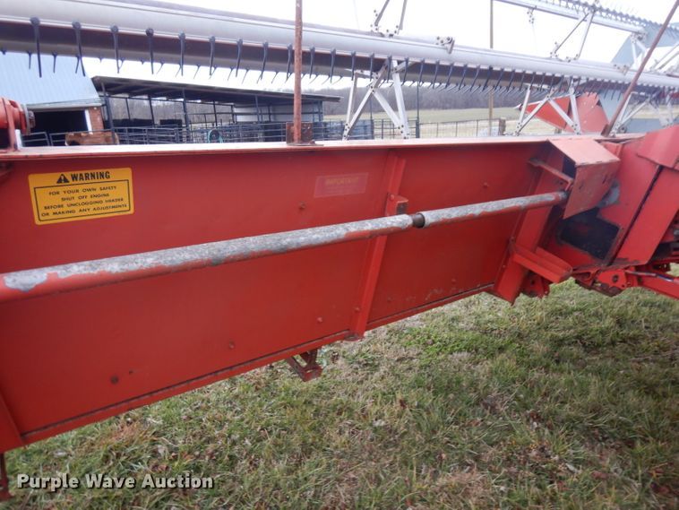 image for item IG9132 1985 Massey-Ferguson 850  RWA combine