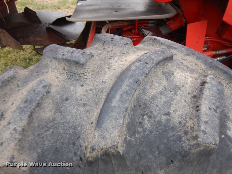 image for item IG9132 1985 Massey-Ferguson 850  RWA combine