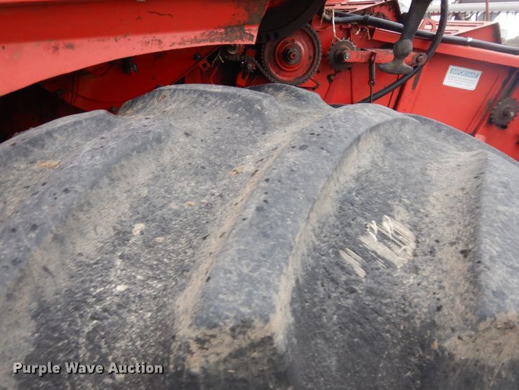 image for item IG9132 1985 Massey-Ferguson 850  RWA combine