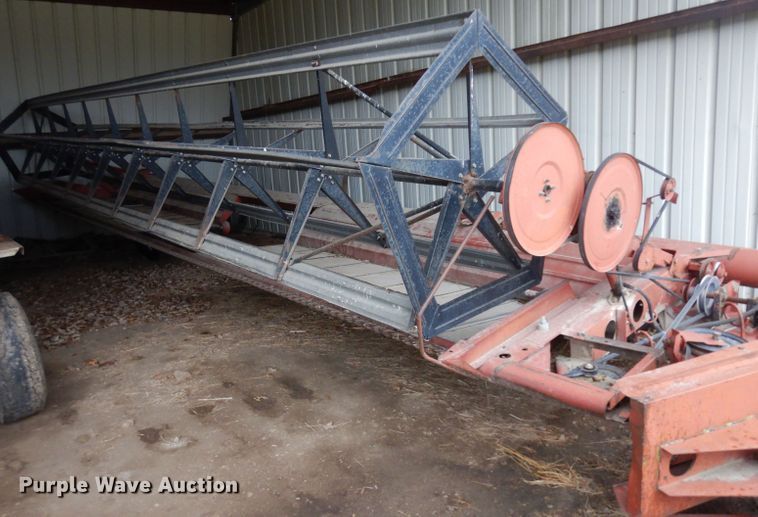 image for item IG9133 International 730  windrower