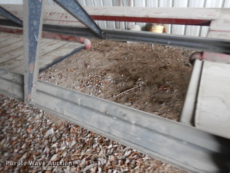 image for item IG9133 International 730  windrower