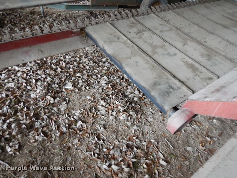 image for item IG9133 International 730  windrower