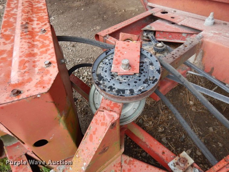 image for item IG9133 International 730  windrower