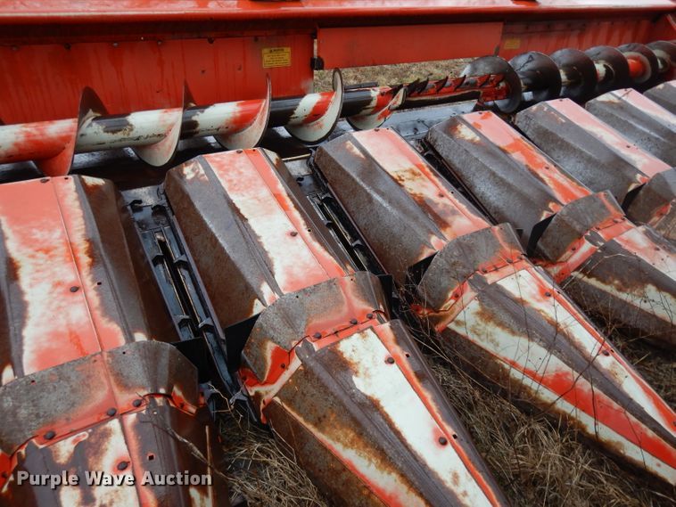 image for item IG9137 Massey-Ferguson 1183 corn head