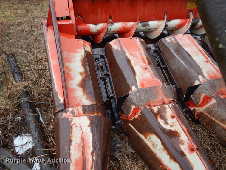 image for item IG9137 Massey-Ferguson 1183 corn head