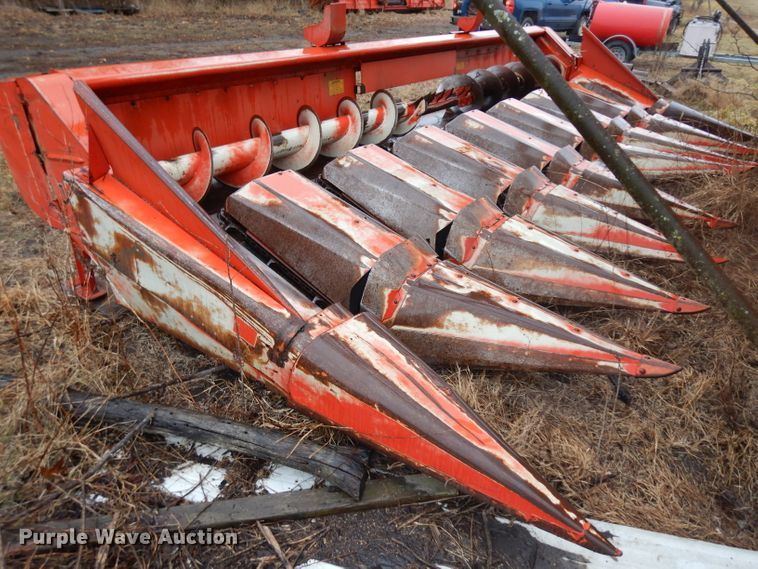 image for item IG9137 Massey-Ferguson 1183 corn head