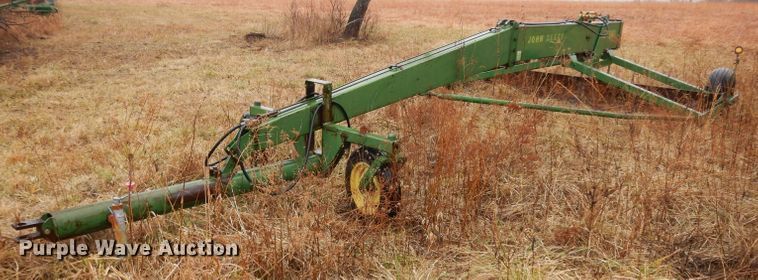 image for item IG9139 John Deere 940 land leveler