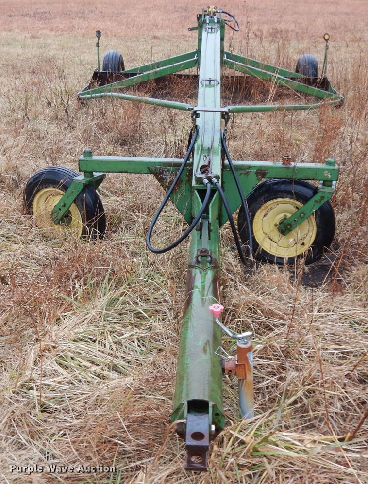 John Deere 940 land leveler in Mound City, KS Item IG9139 sold