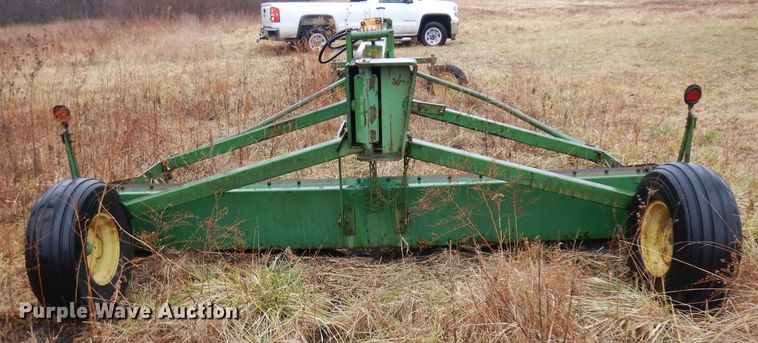 image for item IG9139 John Deere 940 land leveler