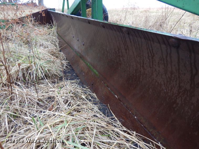 image for item IG9139 John Deere 940 land leveler