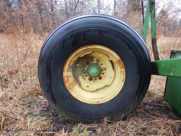 image for item IG9139 John Deere 940 land leveler