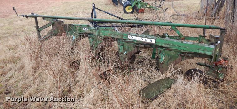 image for item IG9140 Oliver 565 one-way four bottom plow