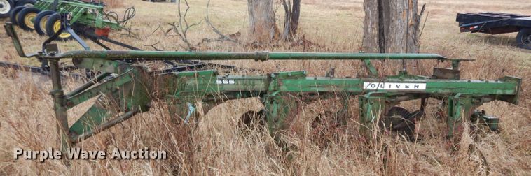 image for item IG9140 Oliver 565 one-way four bottom plow
