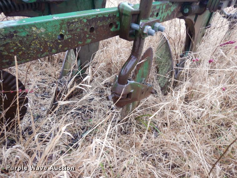 image for item IG9140 Oliver 565 one-way four bottom plow