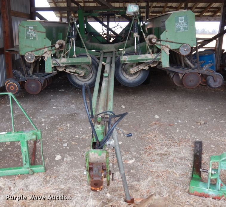 image for item IG9141 Great Plains Solid Stand 24  grain drill