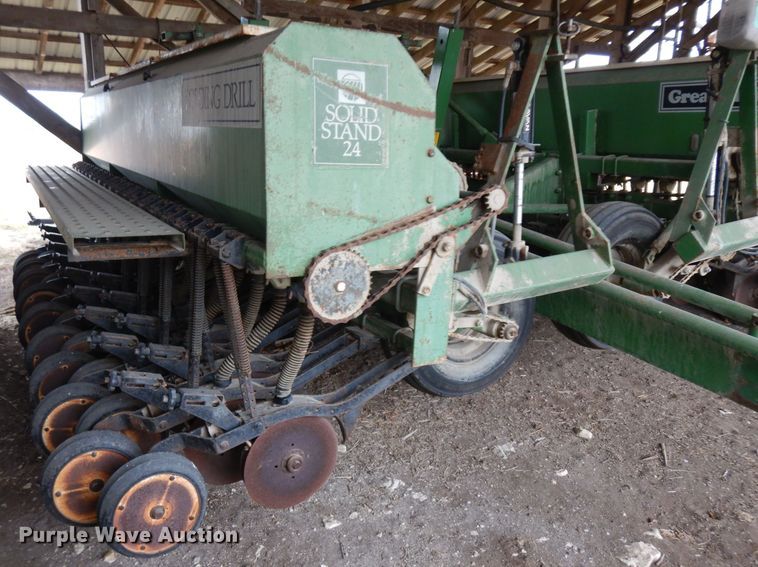 image for item IG9141 Great Plains Solid Stand 24  grain drill