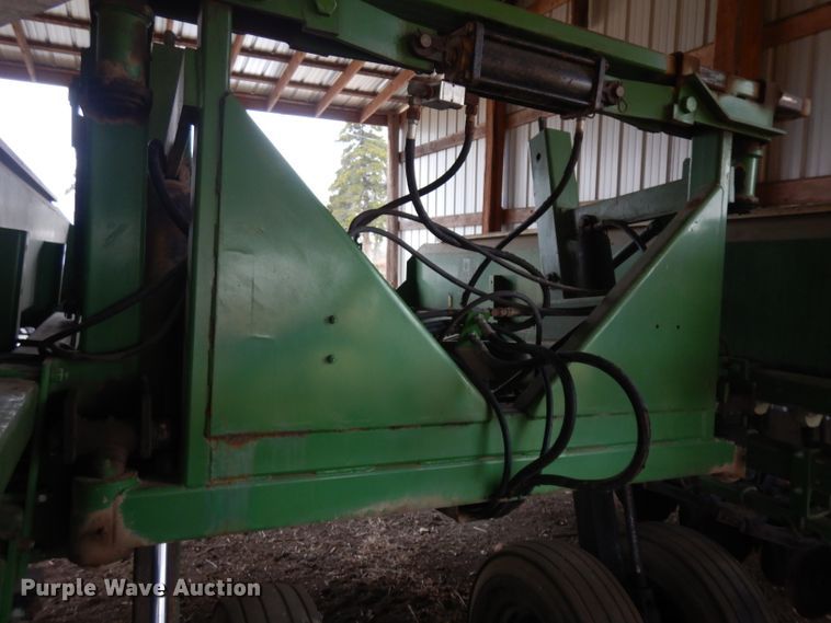 image for item IG9141 Great Plains Solid Stand 24  grain drill