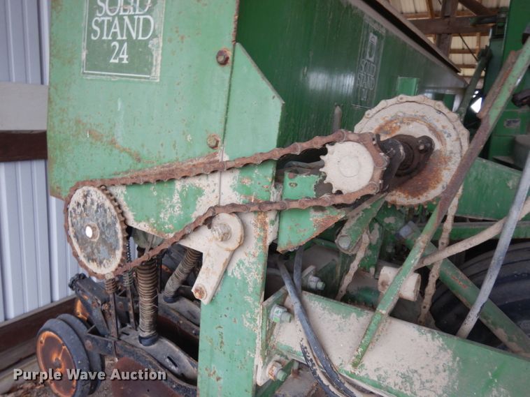 image for item IG9141 Great Plains Solid Stand 24  grain drill