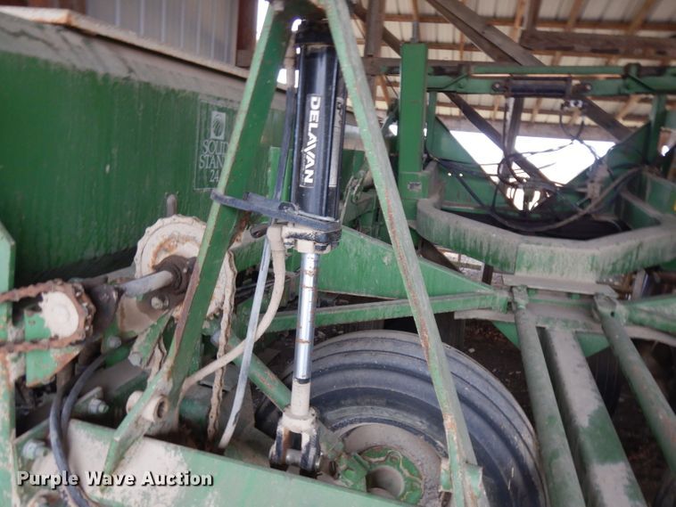 image for item IG9141 Great Plains Solid Stand 24  grain drill