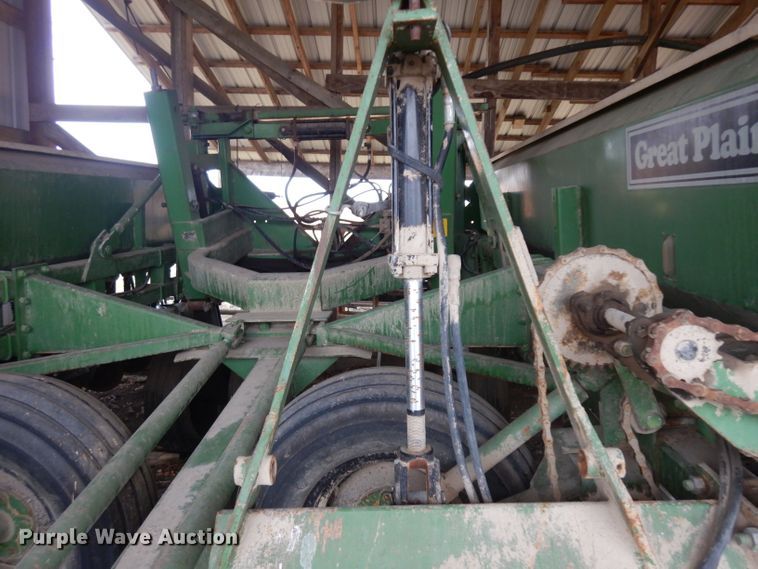 image for item IG9141 Great Plains Solid Stand 24  grain drill