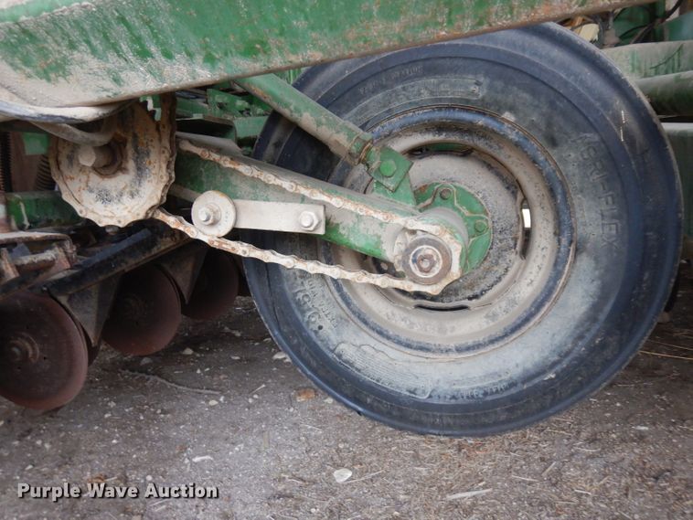 image for item IG9141 Great Plains Solid Stand 24  grain drill