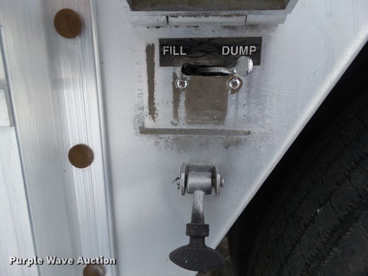 image for item DA7044 2013 Wilson PSDCL-402P livestock trailer