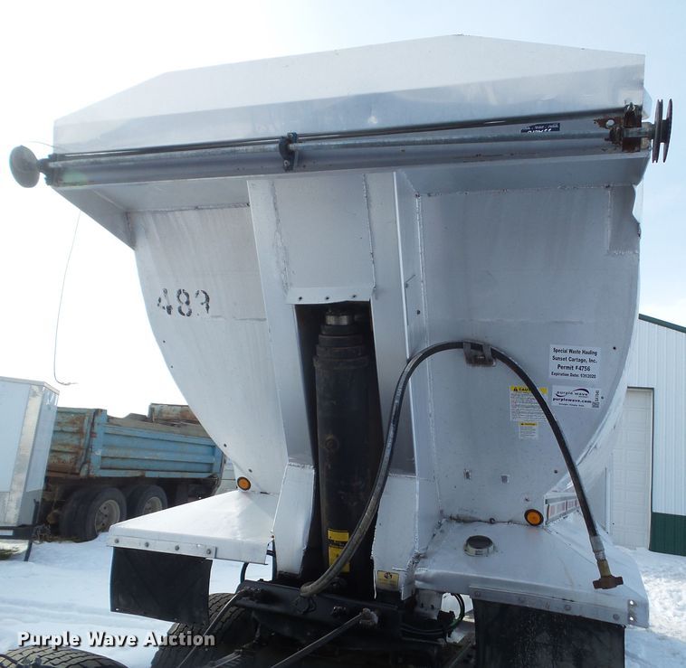 image for item DA7045 2006 Mac Trailers end dump trailer