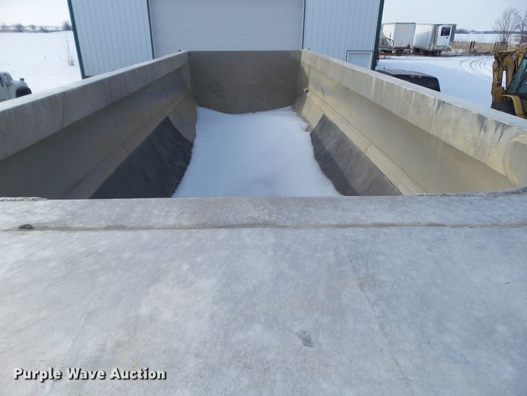 image for item DA7045 2006 Mac Trailers end dump trailer