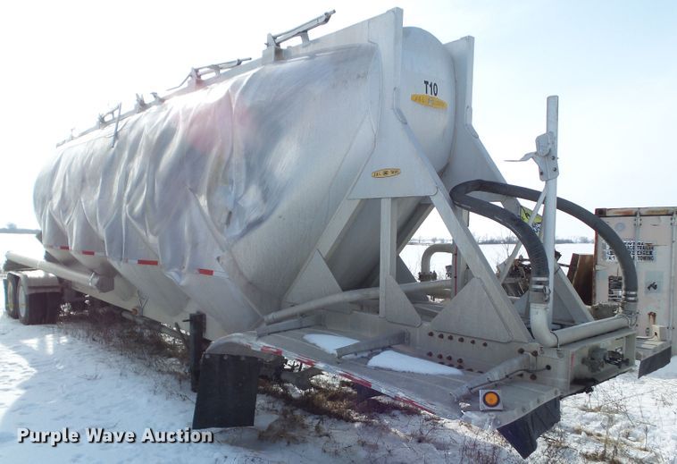 image for item DA7046 1998 Heil 9901048 pneumatic dry bulk trailer