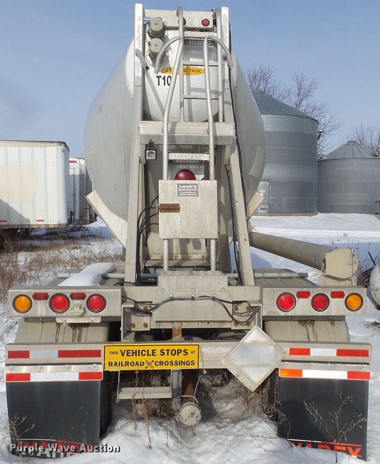 image for item DA7046 1998 Heil 9901048 pneumatic dry bulk trailer