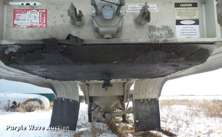 image for item DA7046 1998 Heil 9901048 pneumatic dry bulk trailer