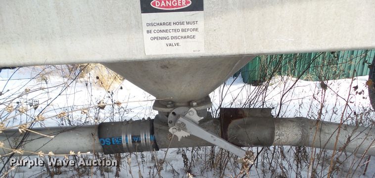 image for item DA7046 1998 Heil 9901048 pneumatic dry bulk trailer