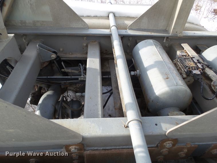 image for item DA7046 1998 Heil 9901048 pneumatic dry bulk trailer