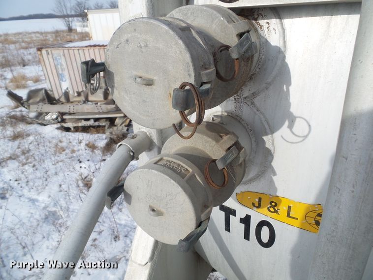 image for item DA7046 1998 Heil 9901048 pneumatic dry bulk trailer