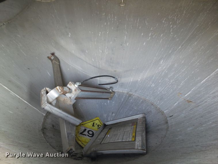 image for item DA7046 1998 Heil 9901048 pneumatic dry bulk trailer