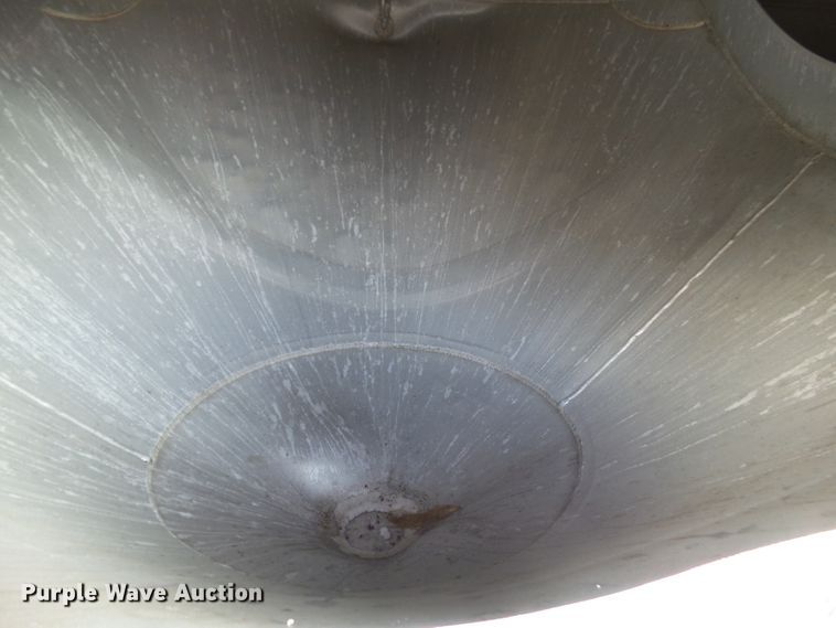 image for item DA7046 1998 Heil 9901048 pneumatic dry bulk trailer