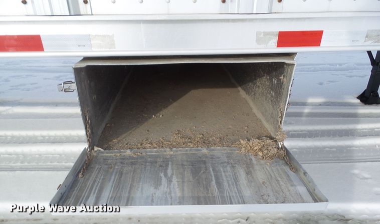 image for item DA7047 2005 Barrett livestock trailer