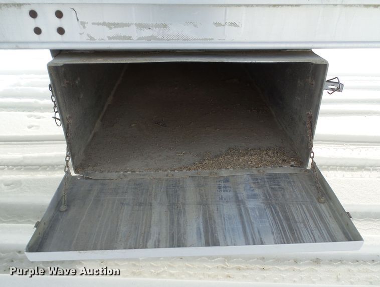 image for item DA7047 2005 Barrett livestock trailer