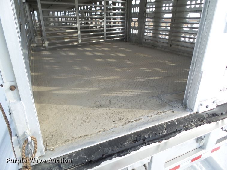 image for item DA7047 2005 Barrett livestock trailer