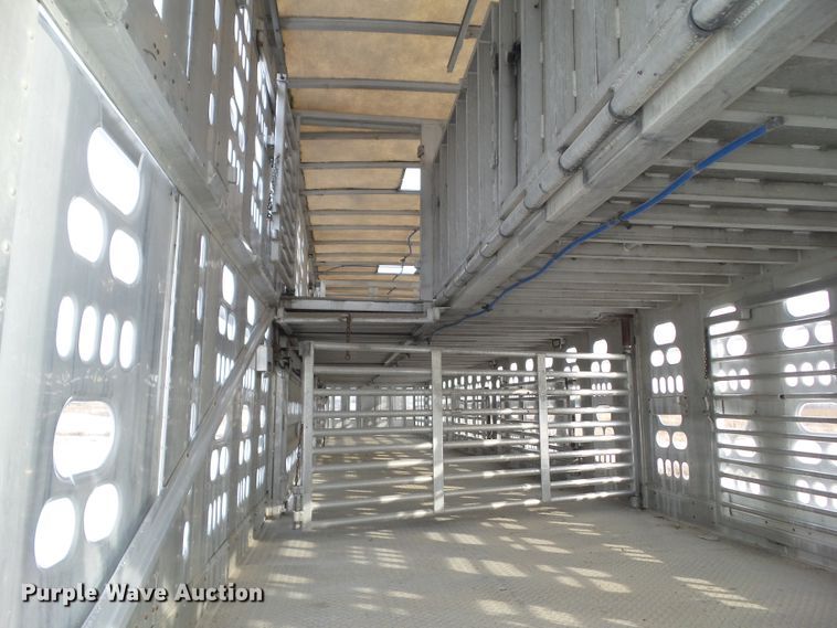 image for item DA7047 2005 Barrett livestock trailer