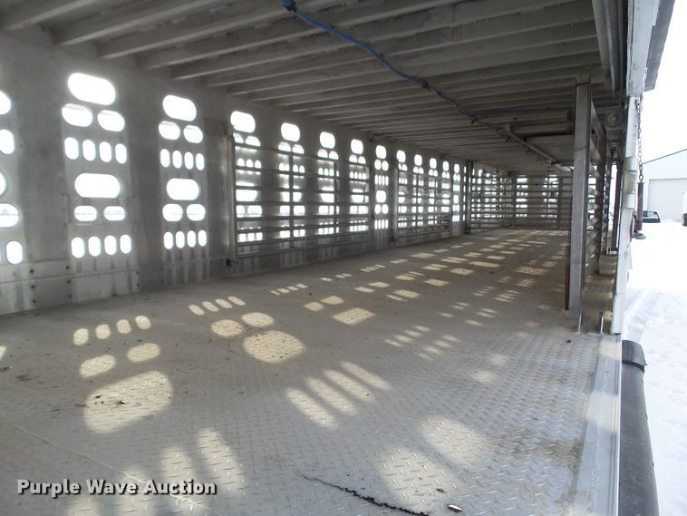 image for item DA7047 2005 Barrett livestock trailer