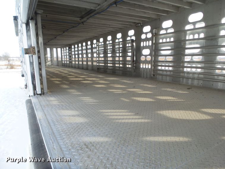 image for item DA7047 2005 Barrett livestock trailer