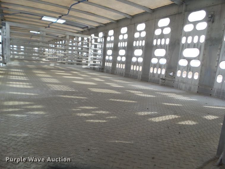 image for item DA7047 2005 Barrett livestock trailer