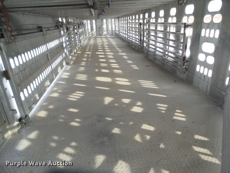 image for item DA7047 2005 Barrett livestock trailer