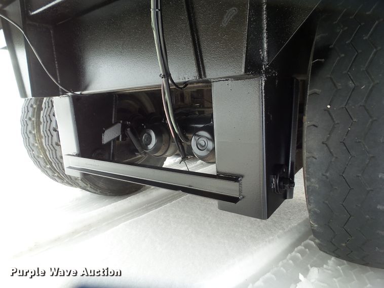 image for item DA7047 2005 Barrett livestock trailer