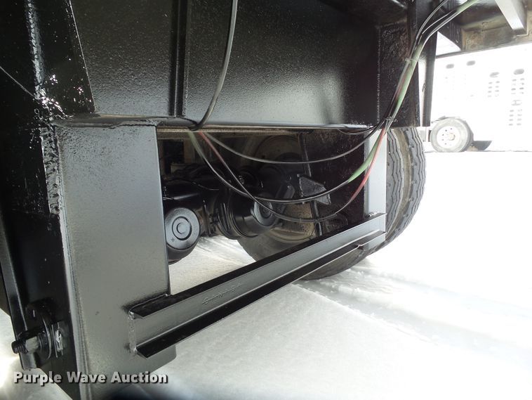 image for item DA7047 2005 Barrett livestock trailer