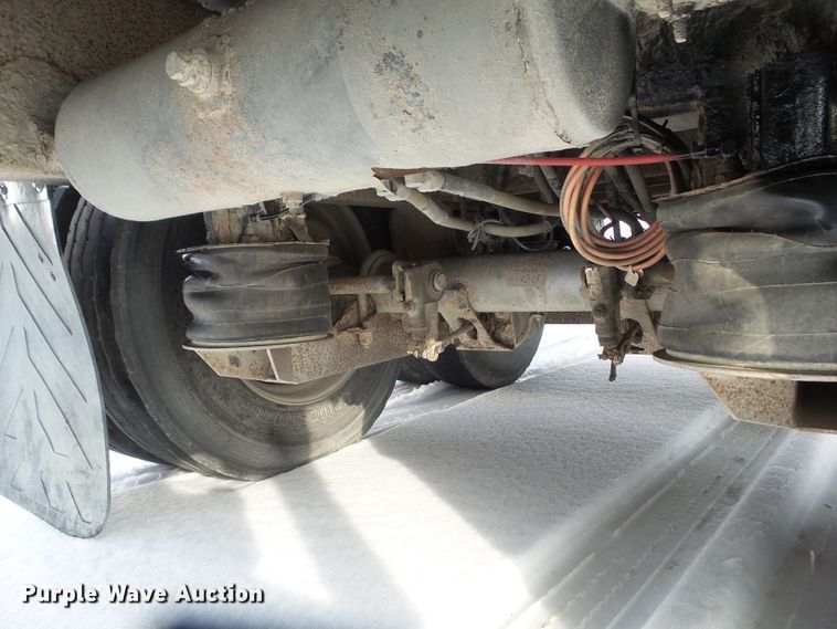 image for item DA7047 2005 Barrett livestock trailer