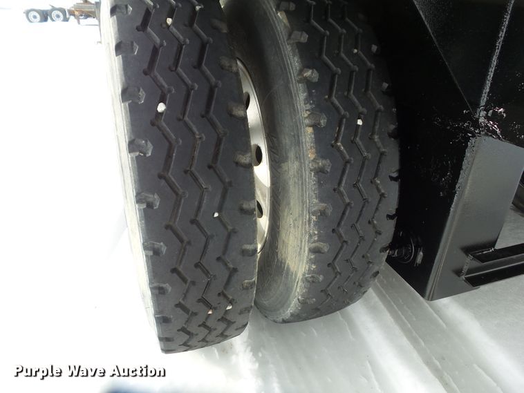 image for item DA7047 2005 Barrett livestock trailer