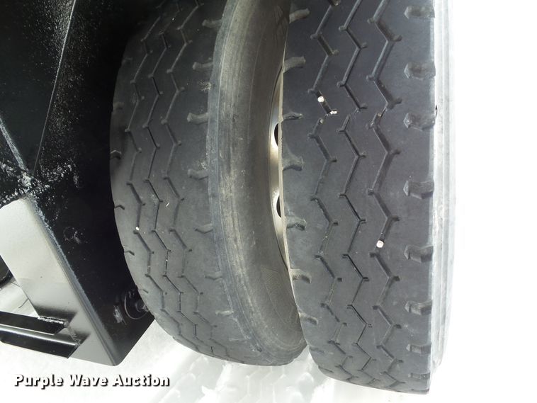 image for item DA7047 2005 Barrett livestock trailer