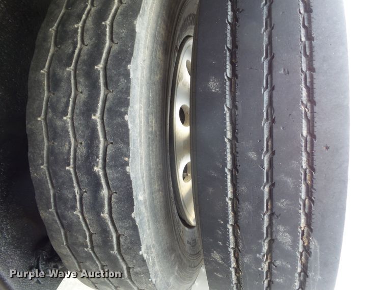 image for item DA7047 2005 Barrett livestock trailer